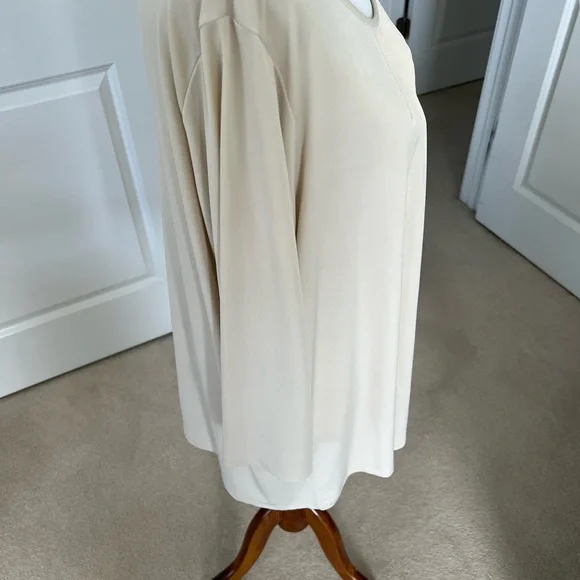 Susan Graver Essentials Elegant Cream Women's Top 2X - Picture 3 of 6